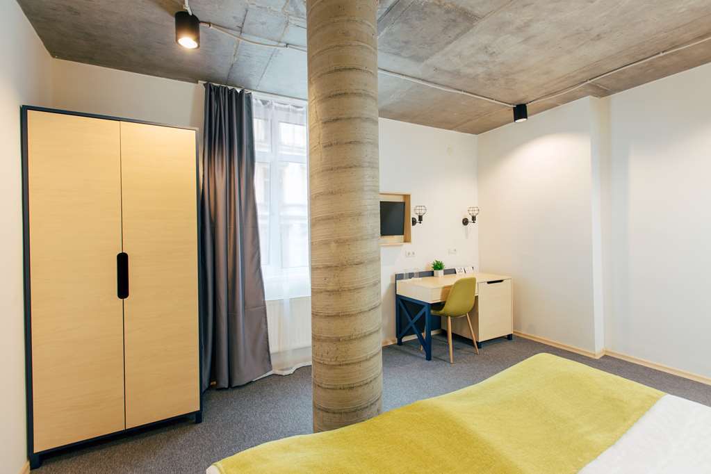 Jam Hotel Hnatyuka Lviv Quarto foto